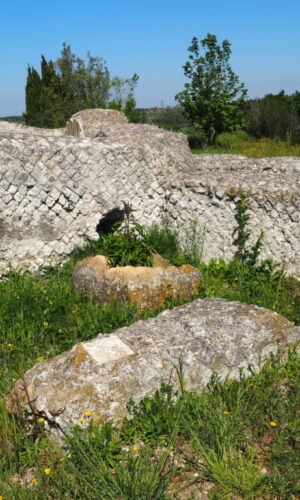 CASTEL DI GUIDO, VILLA ROMANA DELLE COLONNACCE : “Il Giardino Antico”